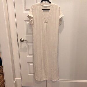 Staccato Airflow V-neck Short Sleeve Maxi Dress